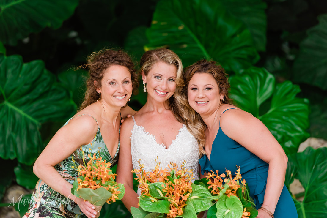 Key Largo wedding, bridesmaids with bride