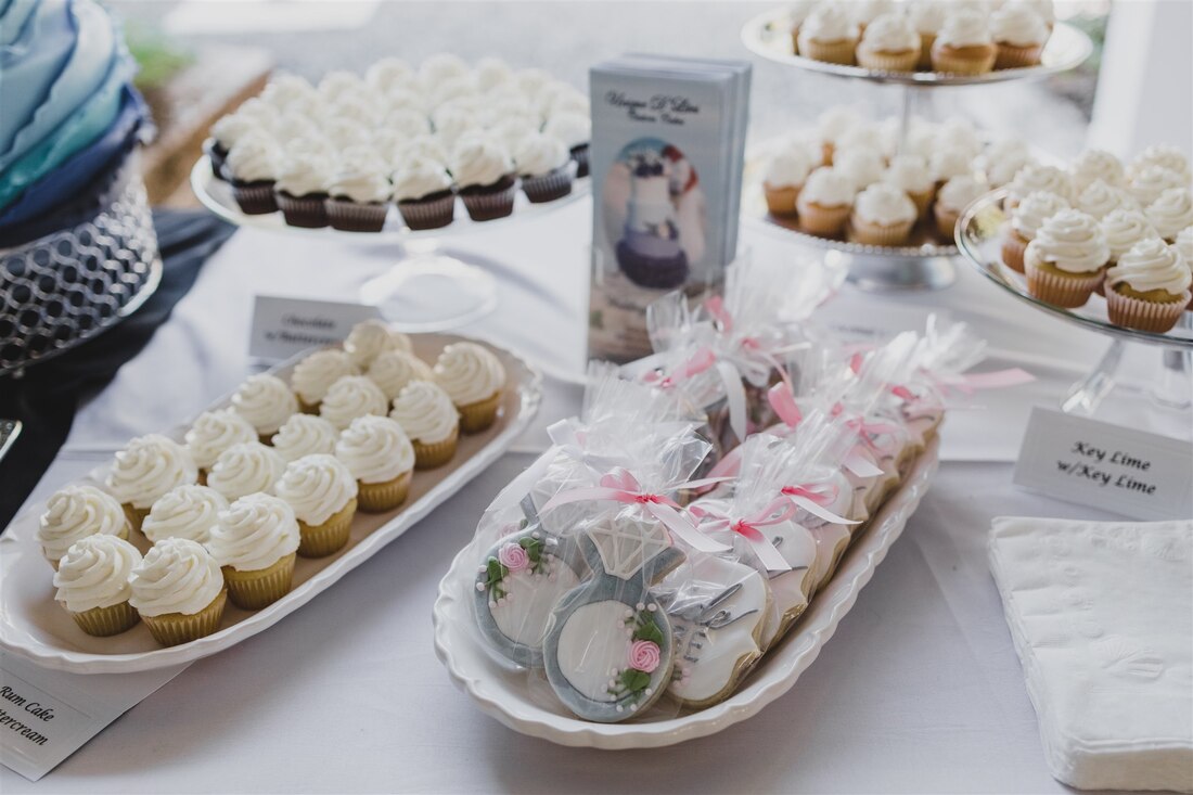 Florida Keys wedding cupcakes and cookies